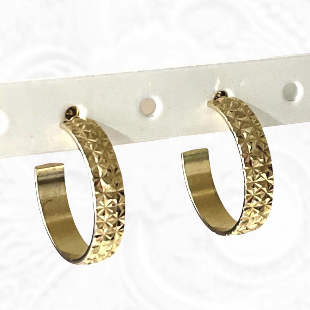 Vintage Earrings Diamond-Cut Star Hoops Gold Tone Pierced Classic Jewelry 3/4 in